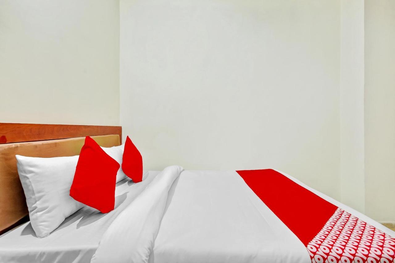 Hotel O Yash Hotel Gáziábád Kültér fotó