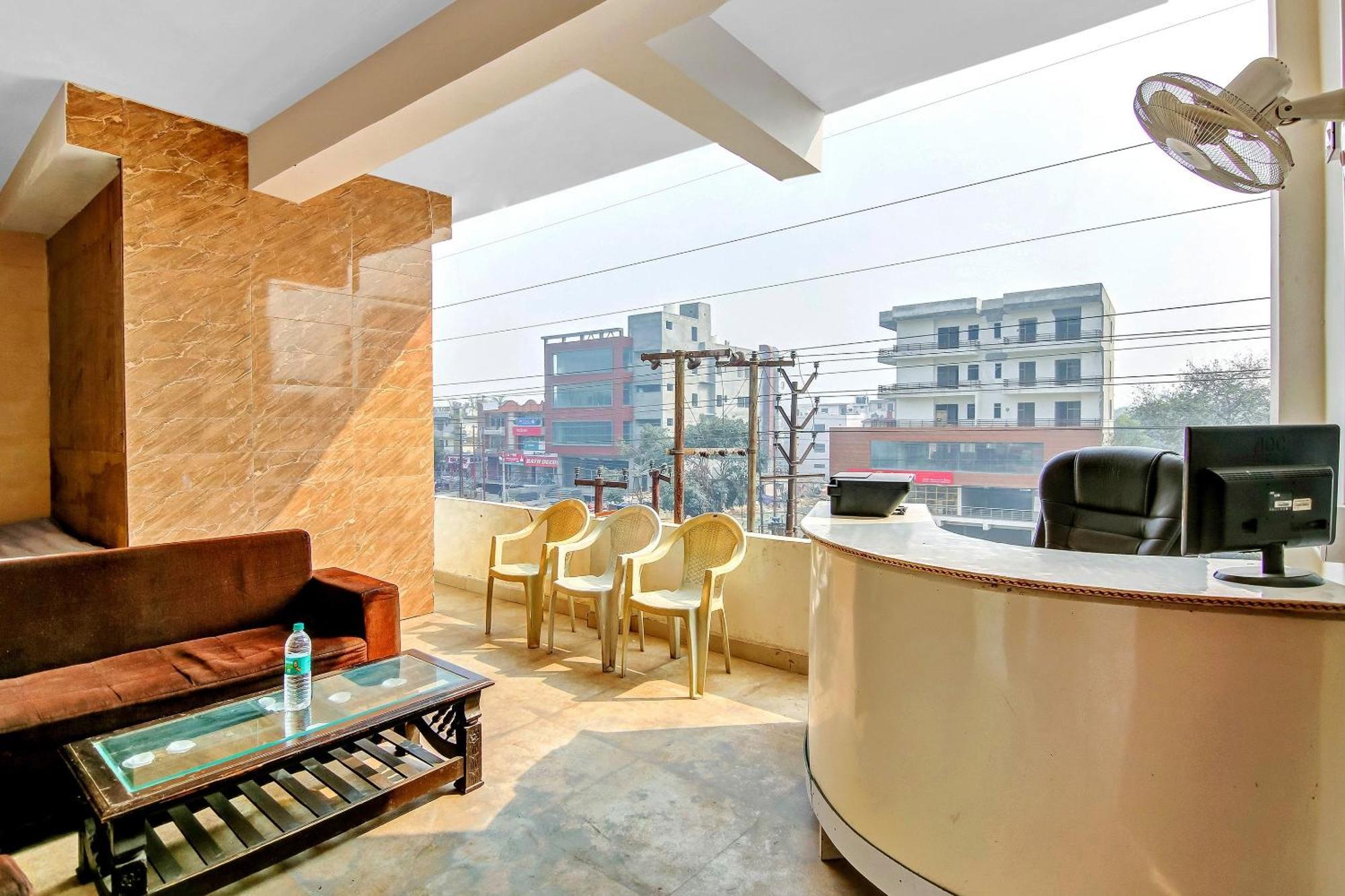 Hotel O Yash Hotel Gáziábád Kültér fotó