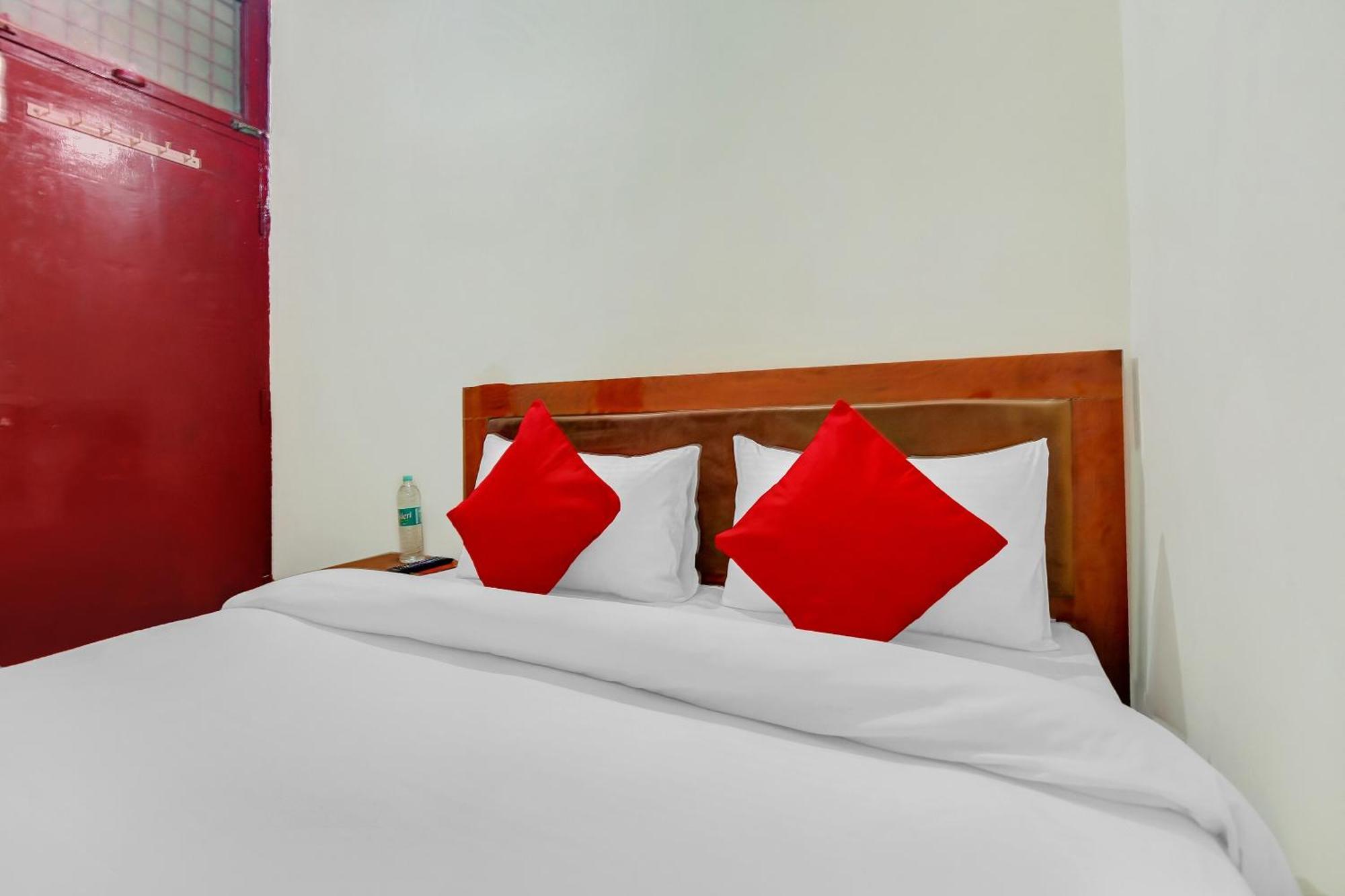 Hotel O Yash Hotel Gáziábád Kültér fotó
