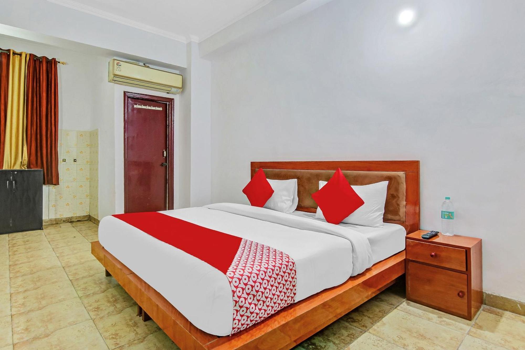 Hotel O Yash Hotel Gáziábád Kültér fotó