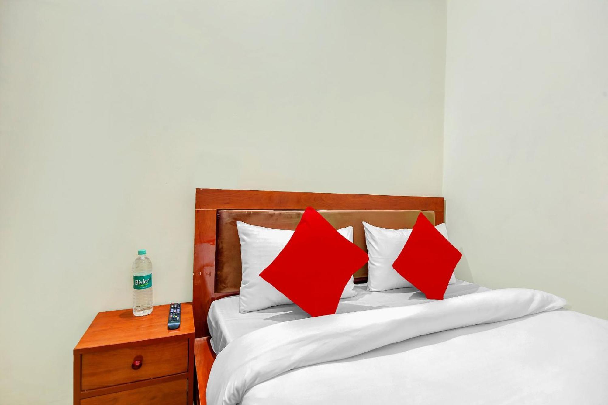 Hotel O Yash Hotel Gáziábád Kültér fotó